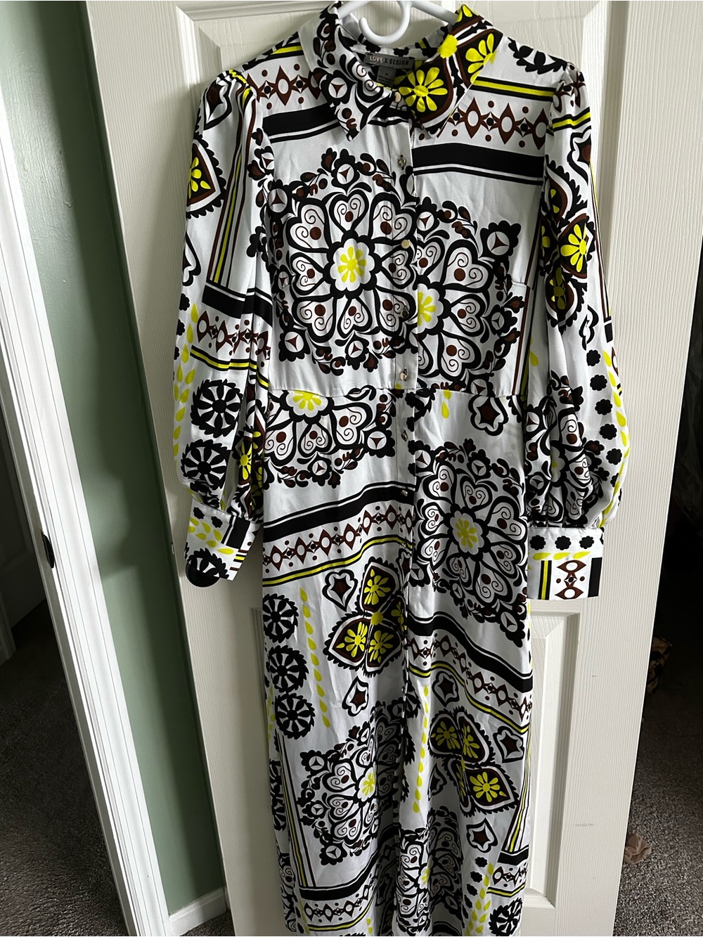 Love X Design Vintage-Inspired Floral Graphic Maxi Dress - White, Black & Yellow